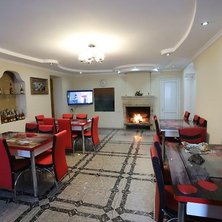 Hotel Hollywood Kutaisi Exterior photo