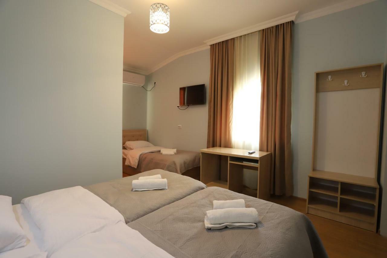 Hotel Hollywood Kutaisi Exterior photo