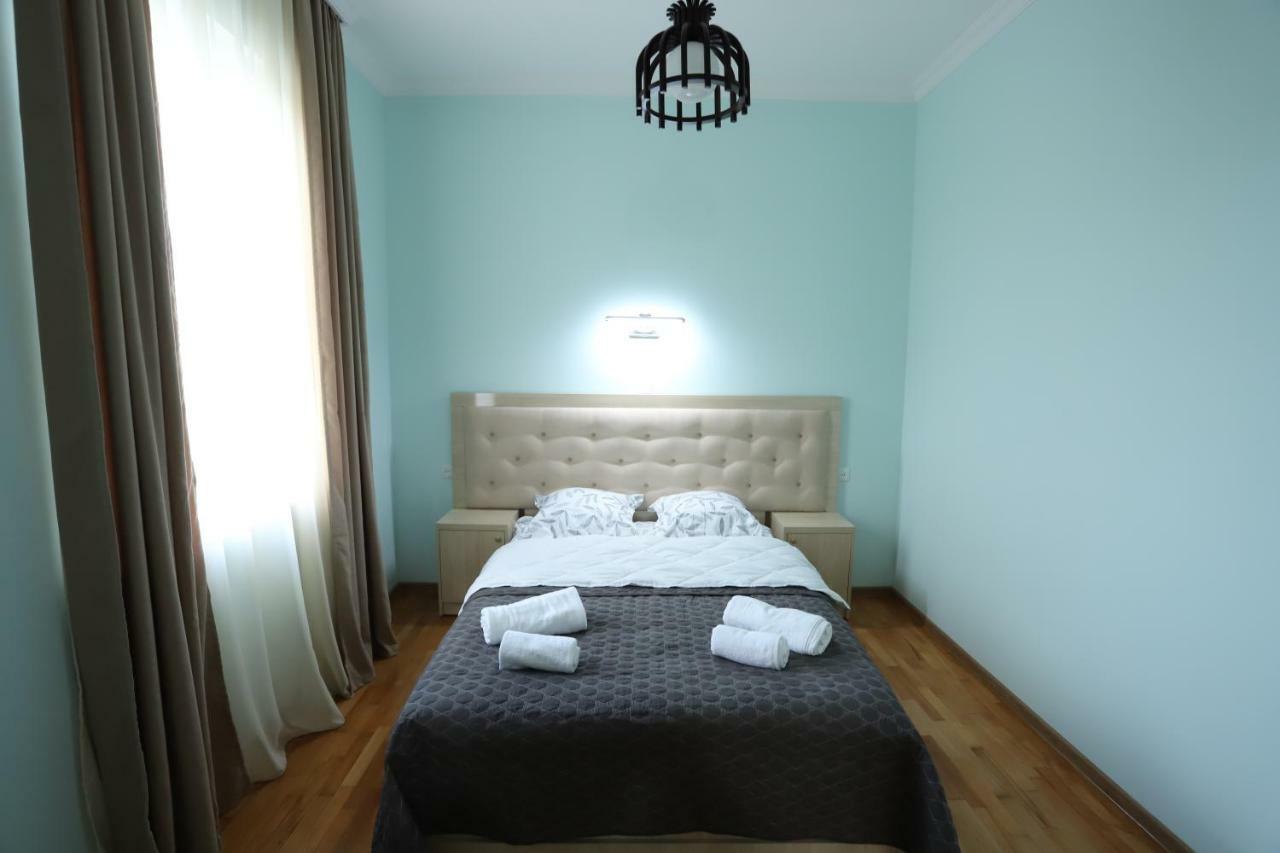 Hotel Hollywood Kutaisi Exterior photo